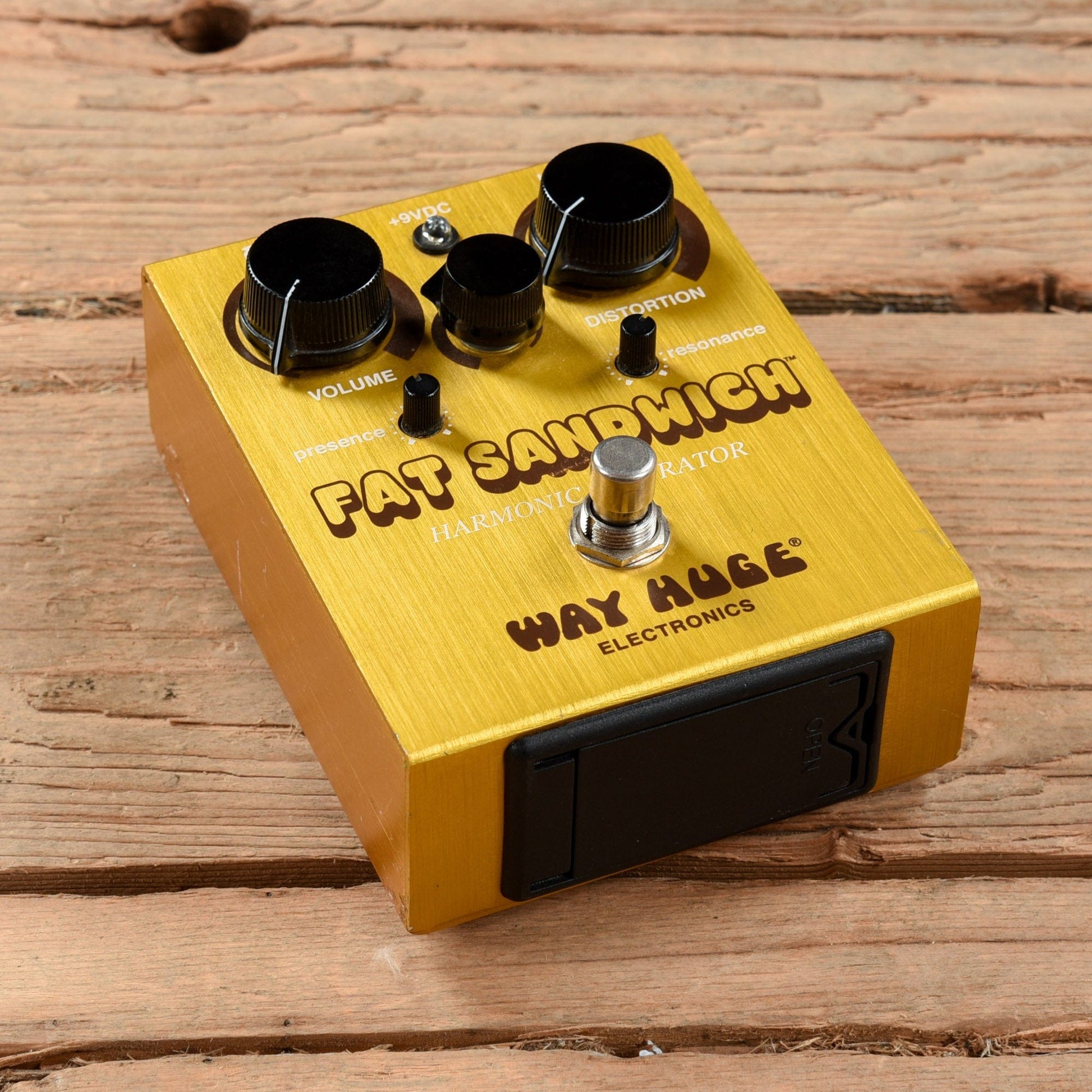 fat distortion pedal Way Huge WHE301 Fat Sandwich Harmonic Saturator Distortion – Chicago Music Exchange