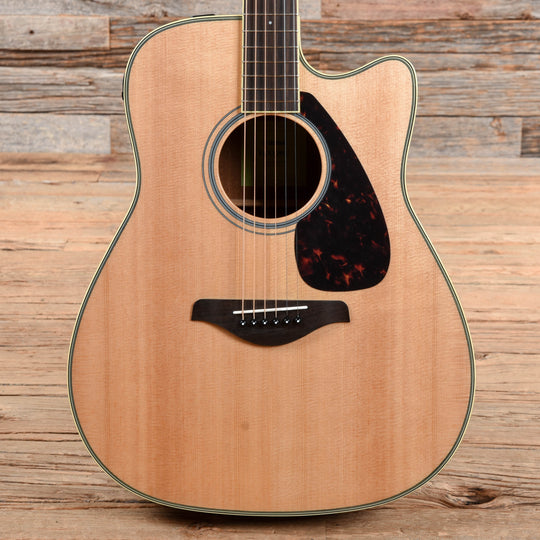 Yamaha FGX820C Folk Cutaway Acoustic-Electric Natural Acoustic Guitars / Dreadnought