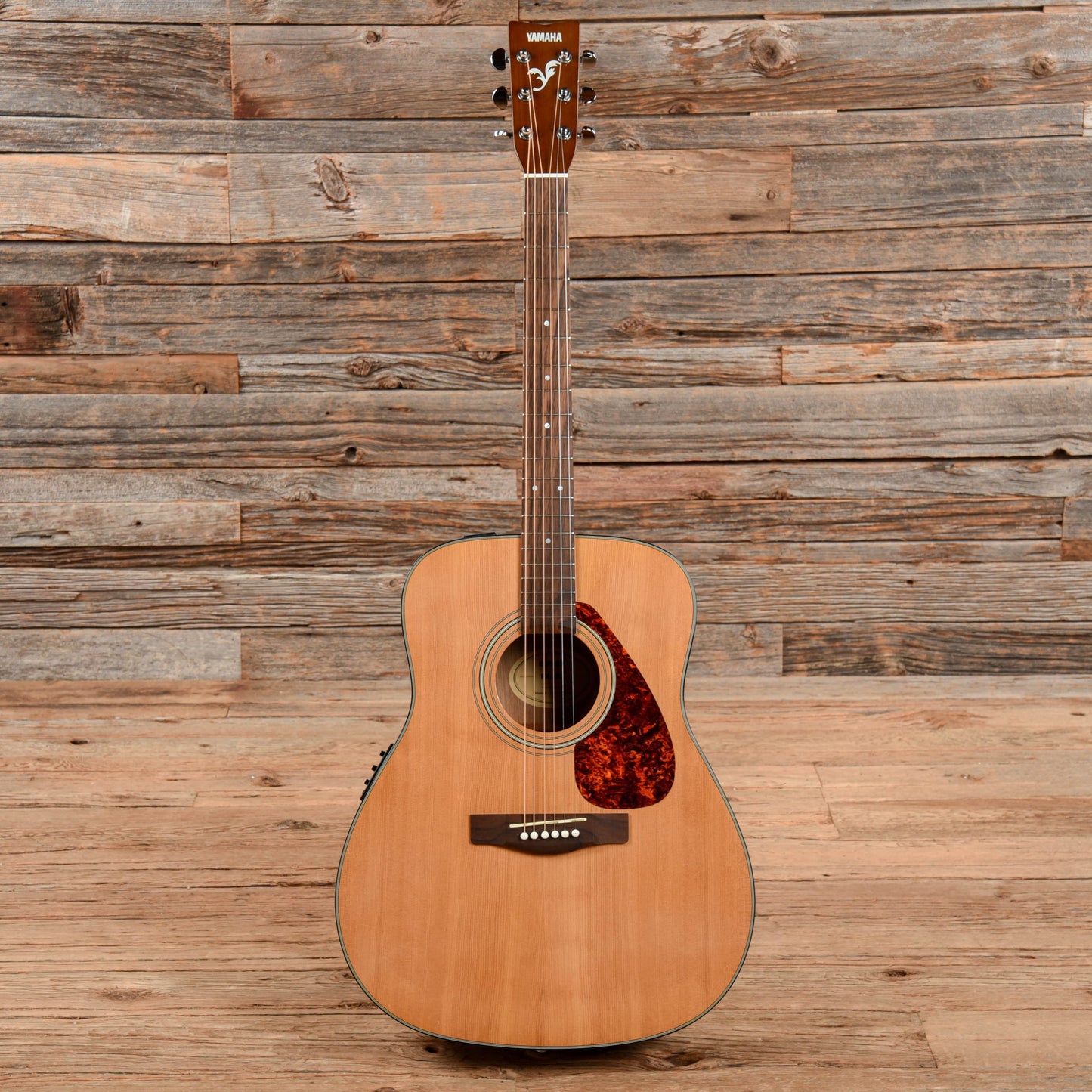 Yamaha FX325 Folk Acoustic/Electric Natural Acoustic Guitars / Dreadnought