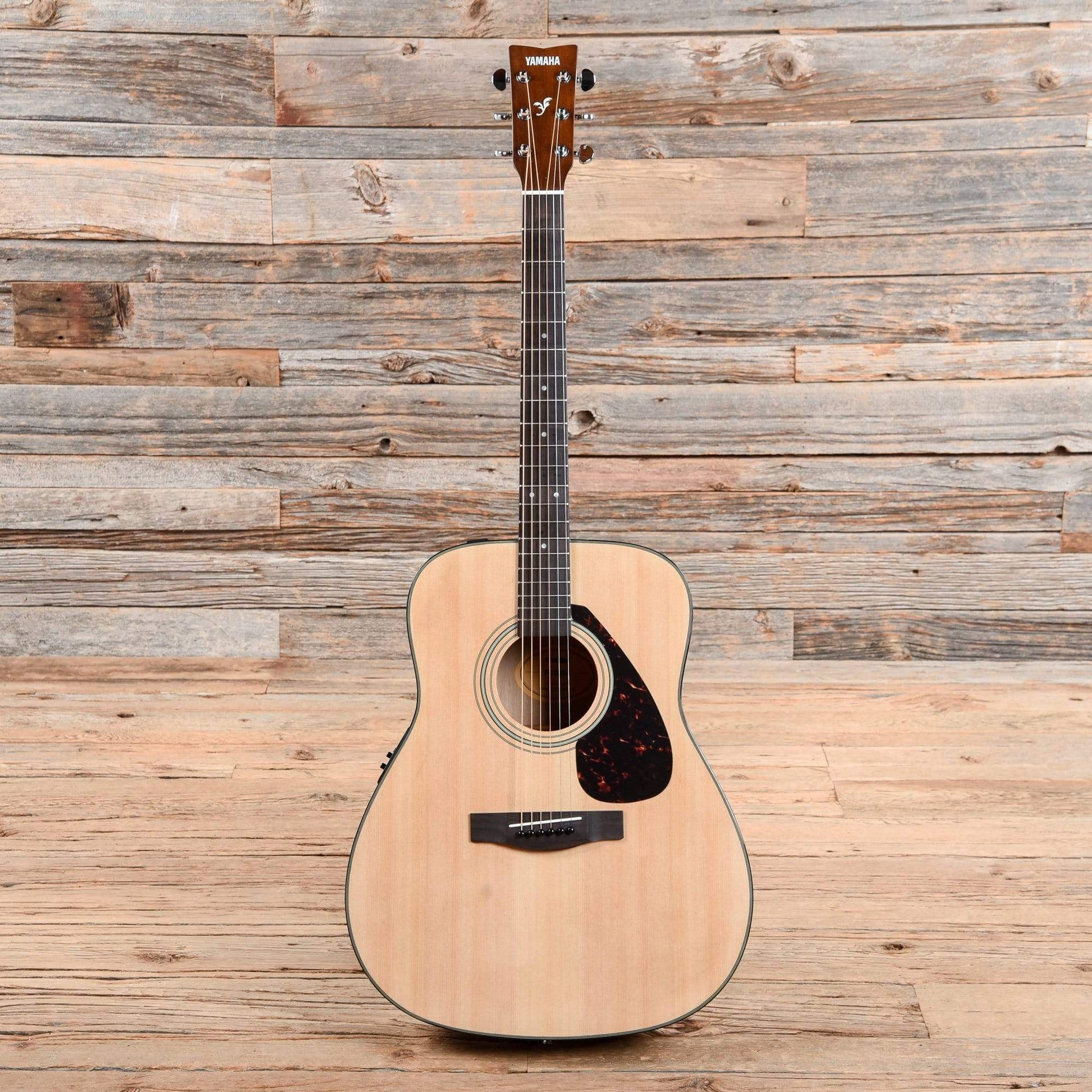 Yamaha FX325A Folk Acoustic w/Electronics Acoustic Guitars / Dreadnought