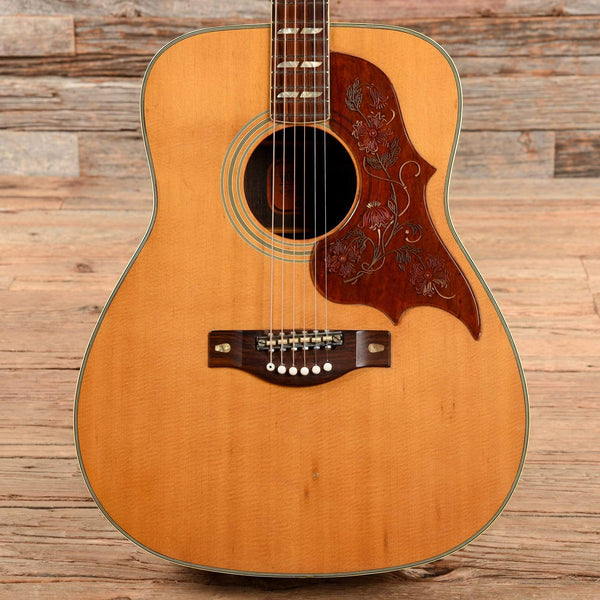 yamaha-acoustic-guitars-jumbo-