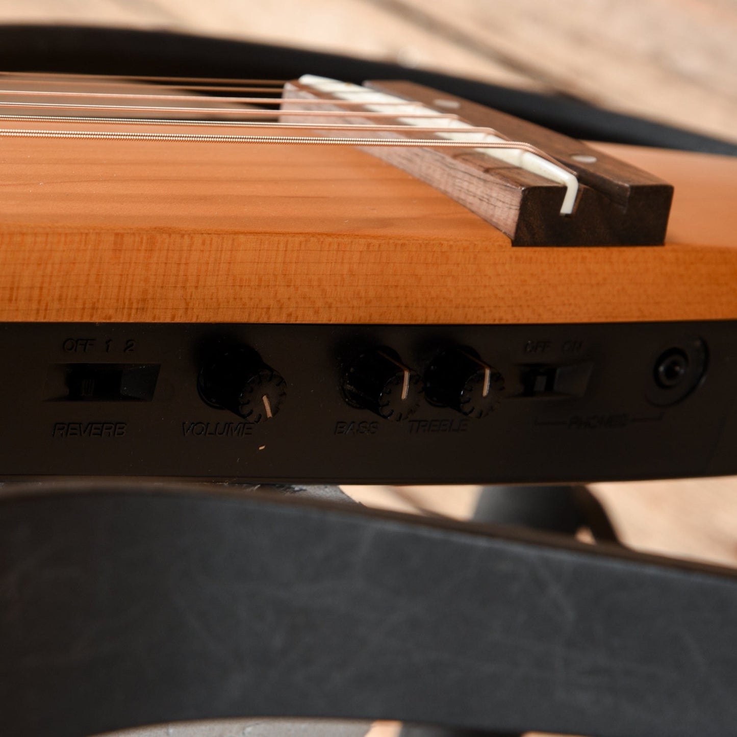 Yamaha SLG100S Silent Guitar Steel String Natural 2010 Electric Guitars / Solid Body