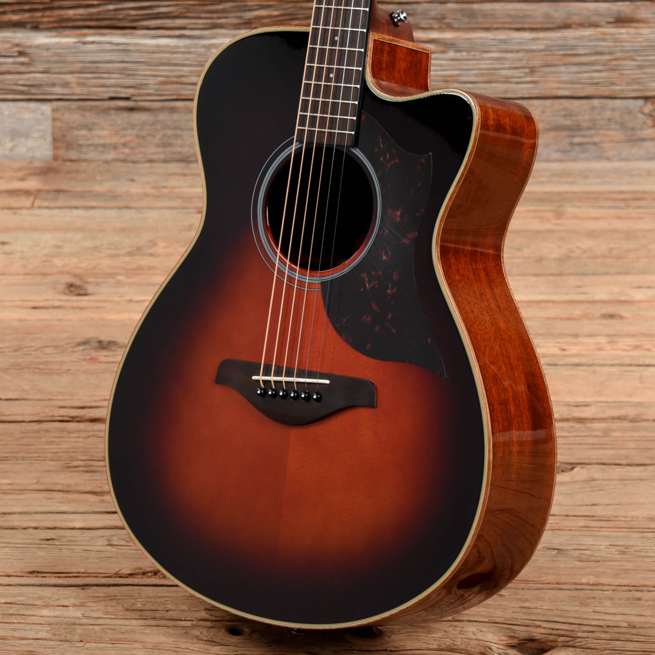 Yamaha AC1M-TBS Concert Cutaway Sunburst